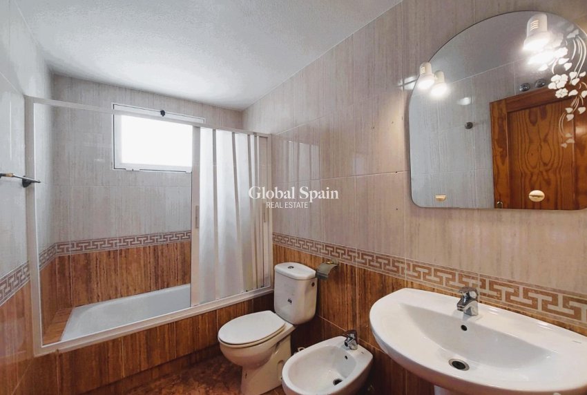 Odsprzedaż - Dom -
TORREVIEJA - LOS BALCONES - LOS ALTOS