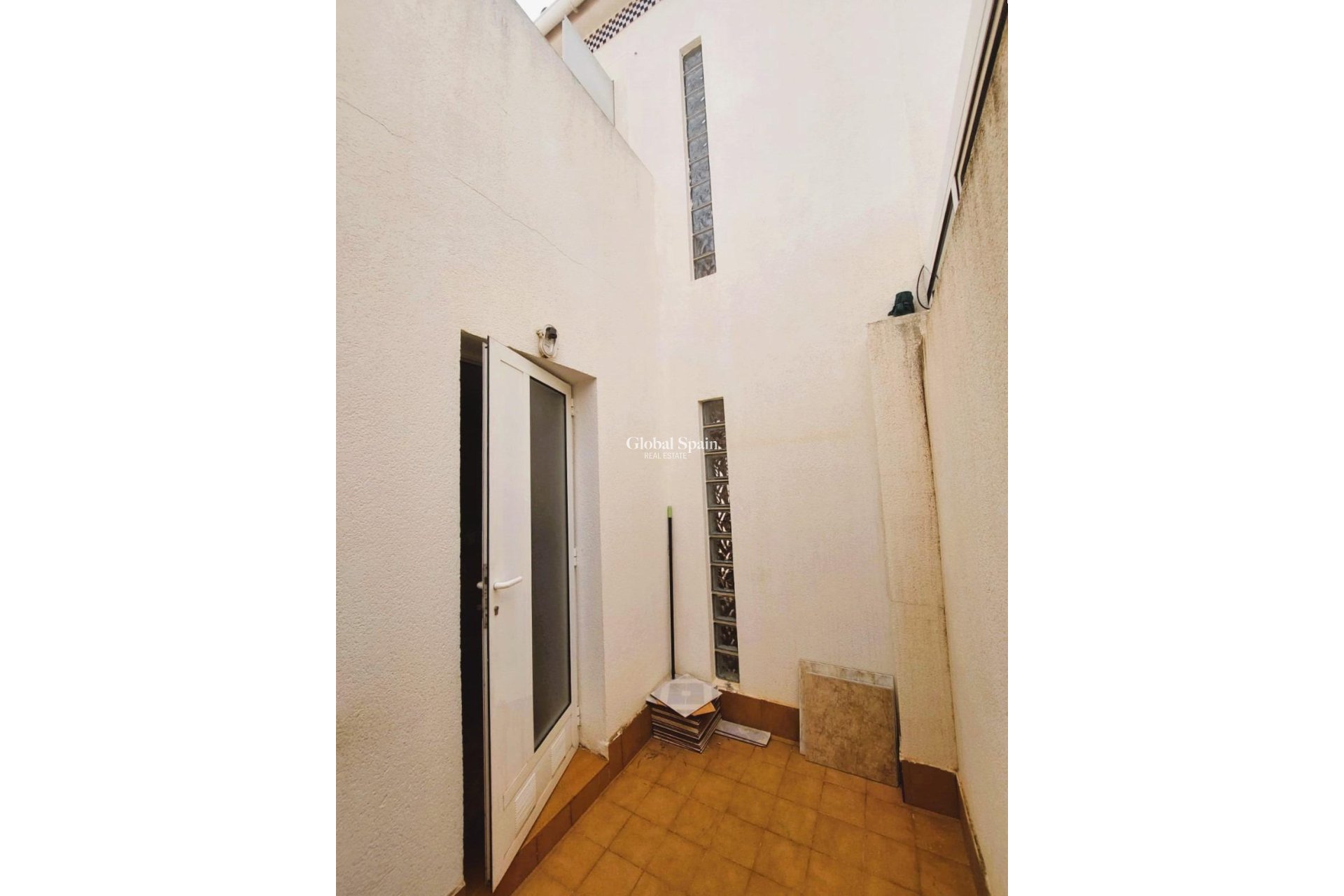 Odsprzedaż - Dom -
TORREVIEJA - LOS BALCONES - LOS ALTOS