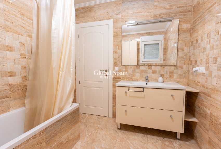 Odsprzedaż - DOM -
TORREVIEJA - LOS BALCONES - LOS ALTOS