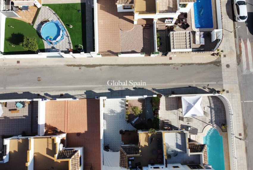 Odsprzedaż - DOM -
TORREVIEJA - LOS BALCONES - LOS ALTOS