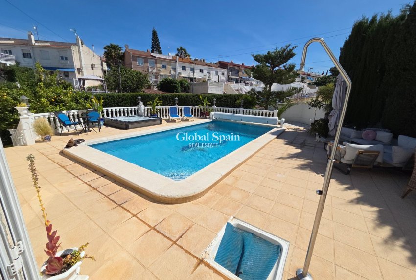 Odsprzedaż - DOM -
TORREVIEJA - LOS BALCONES - LOS ALTOS