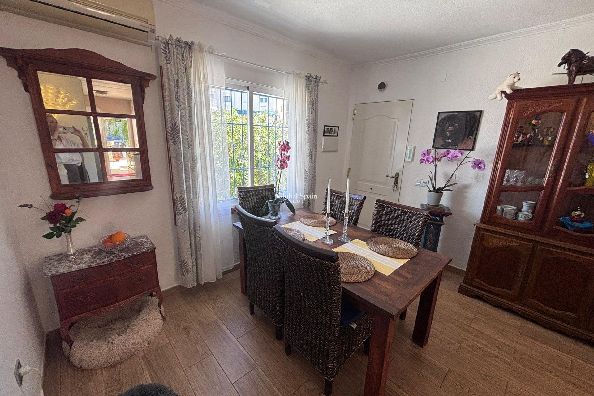 Odsprzedaż - DOM -
TORREVIEJA - LOS BALCONES - LOS ALTOS