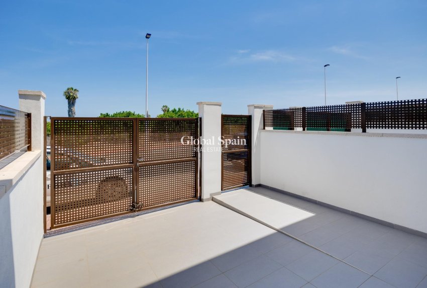 Odsprzedaż - DOM -
TORREVIEJA - LOS BALCONES - LOS ALTOS