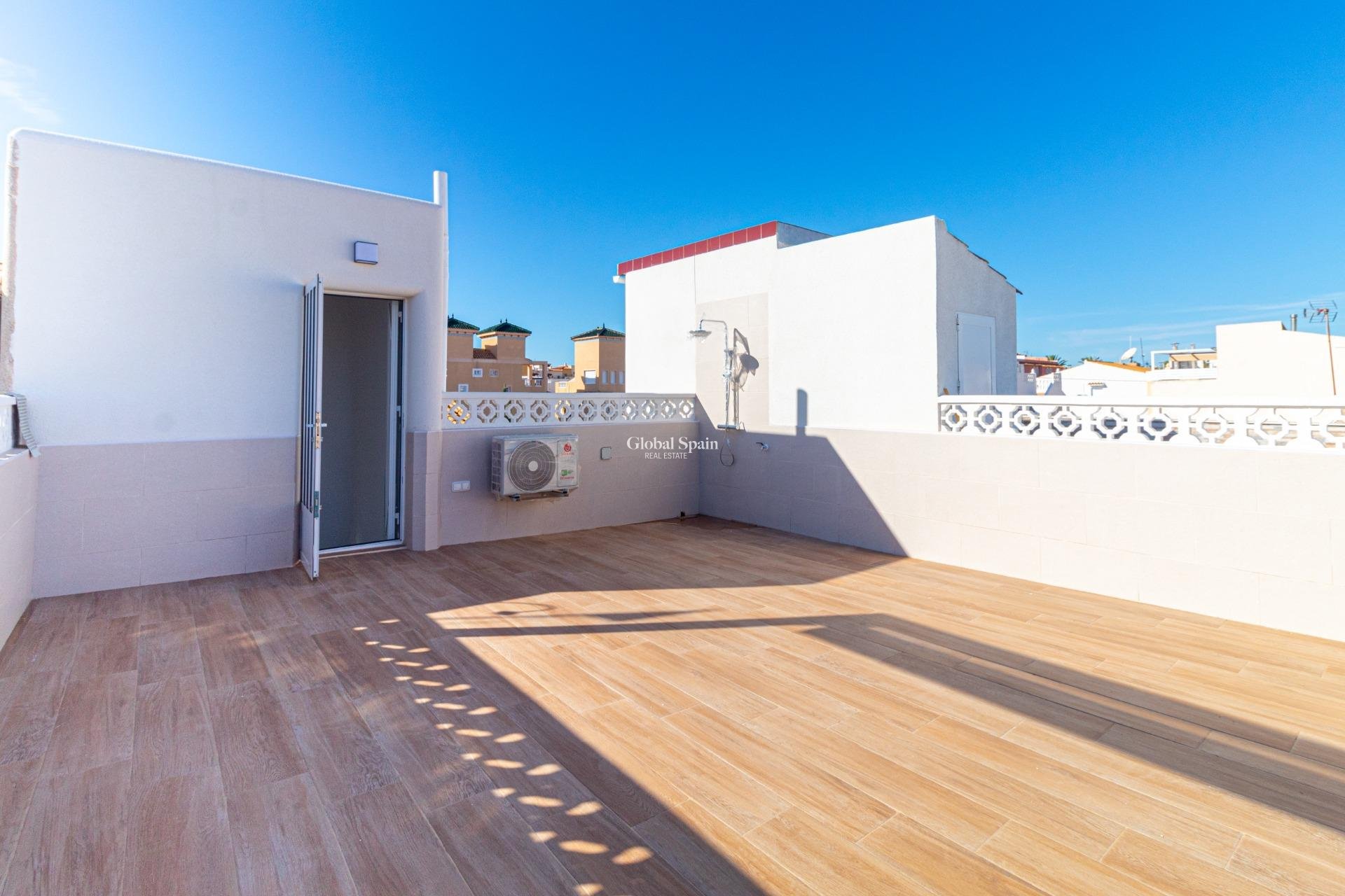 Odsprzedaż - DOM -
TORREVIEJA - Los Frutales