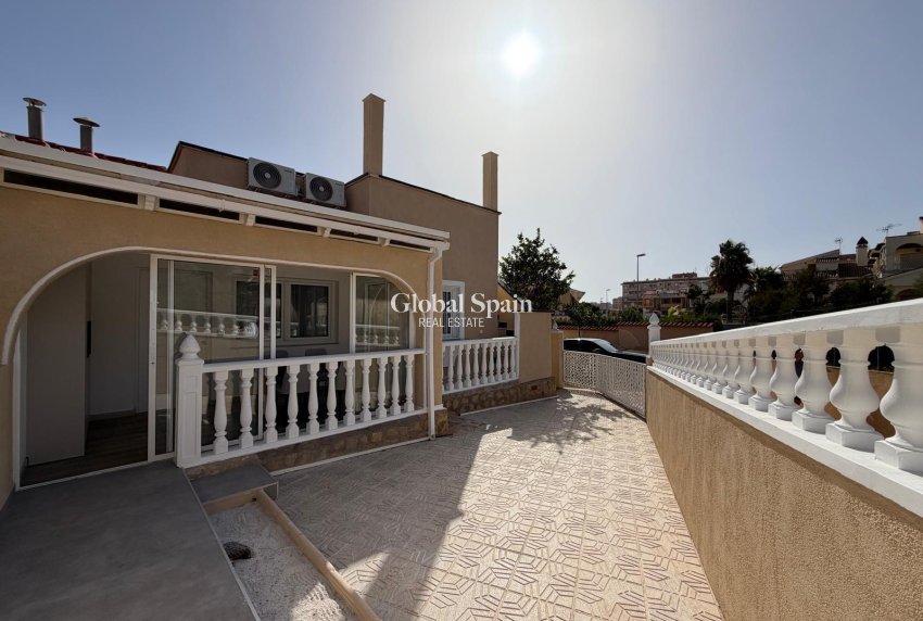 Odsprzedaż - DOM -
TORREVIEJA - Miramar - Torre Del Moro
