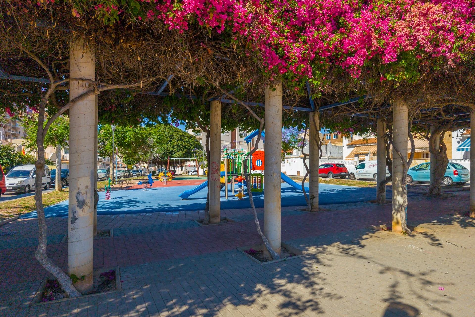 Odsprzedaż - DOM -
TORREVIEJA - Nueva Torrevieja