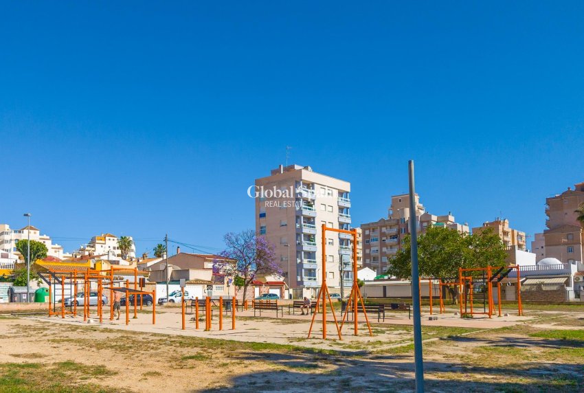 Odsprzedaż - DOM -
TORREVIEJA - Nueva Torrevieja