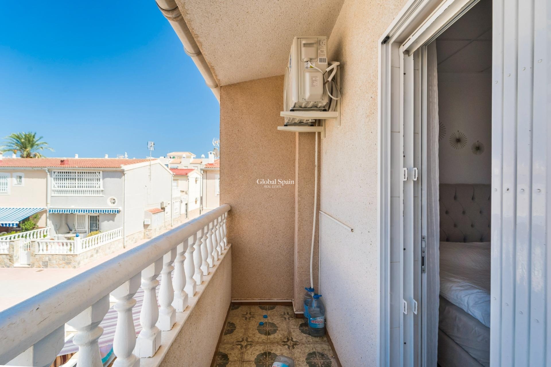 Odsprzedaż - DOM -
TORREVIEJA - Playa De Los Náufragos