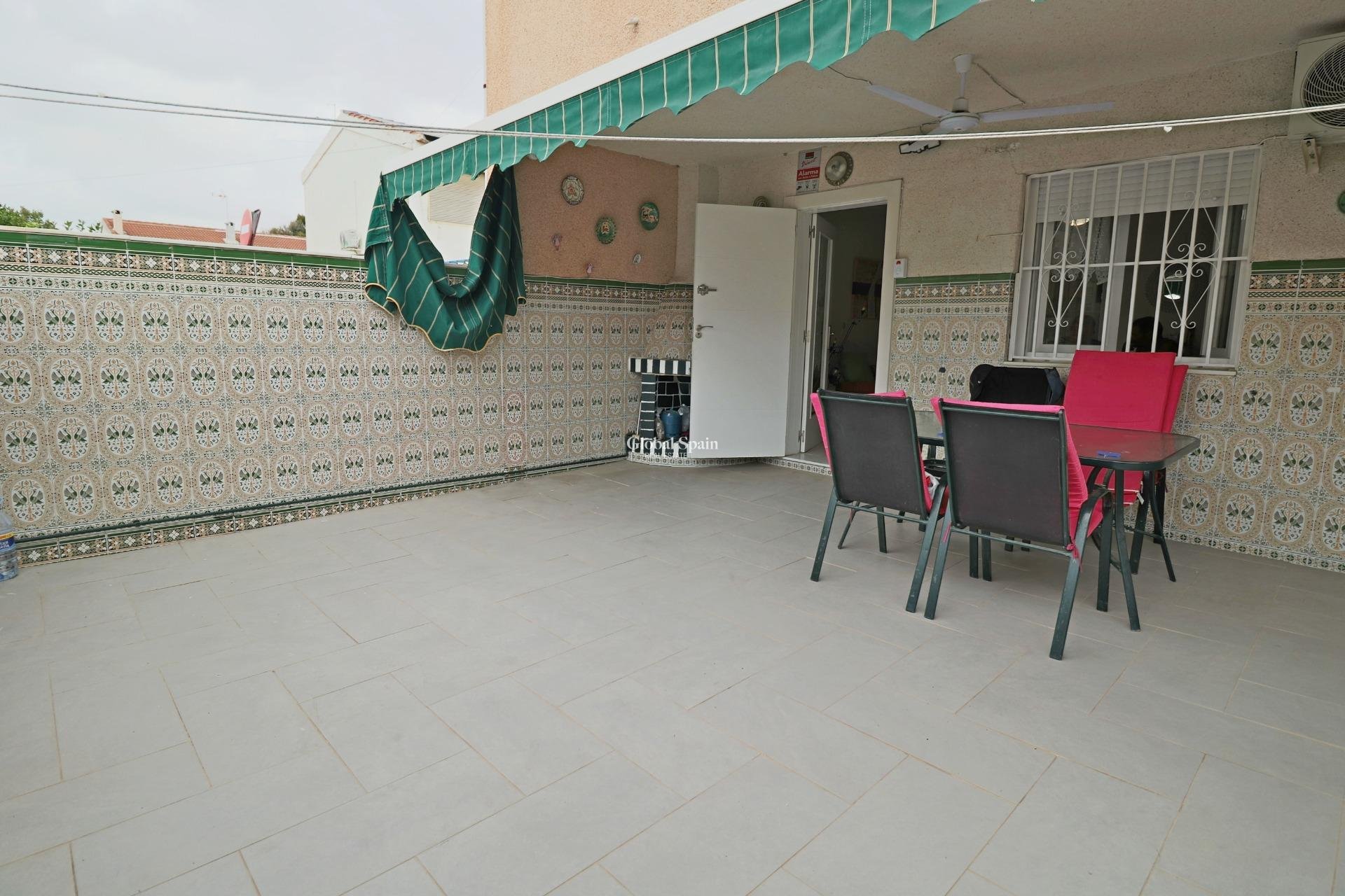 Odsprzedaż - DOM -
TORREVIEJA - Playa De Los Náufragos