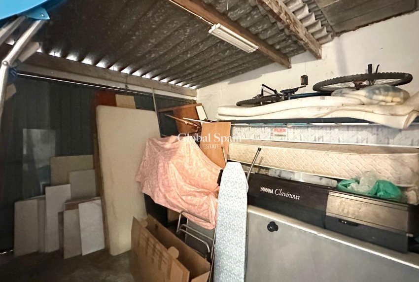 Odsprzedaż - DOM -
TORREVIEJA - Playa del Cura