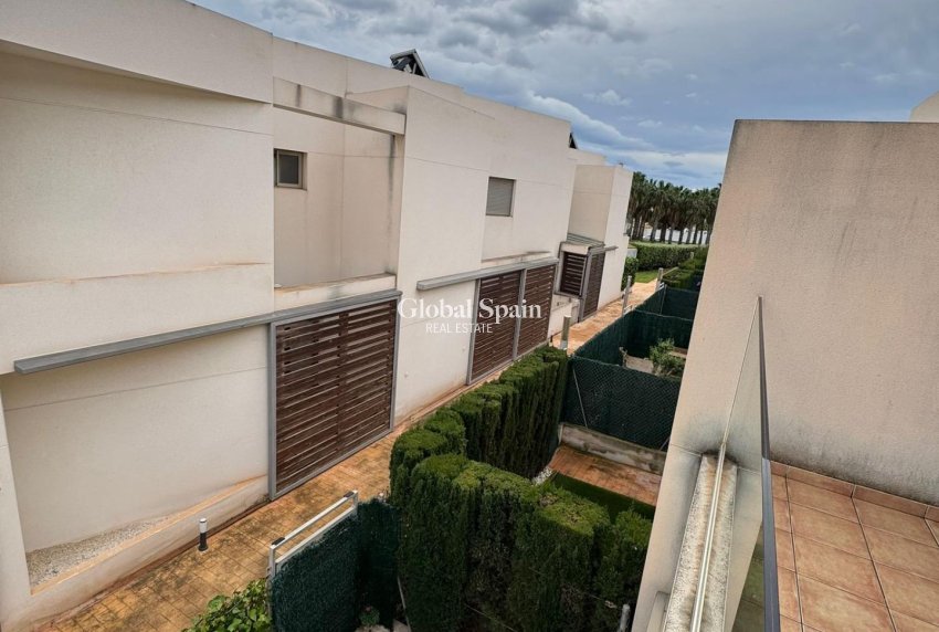 Odsprzedaż - DOM -
TORREVIEJA - Punta Prima