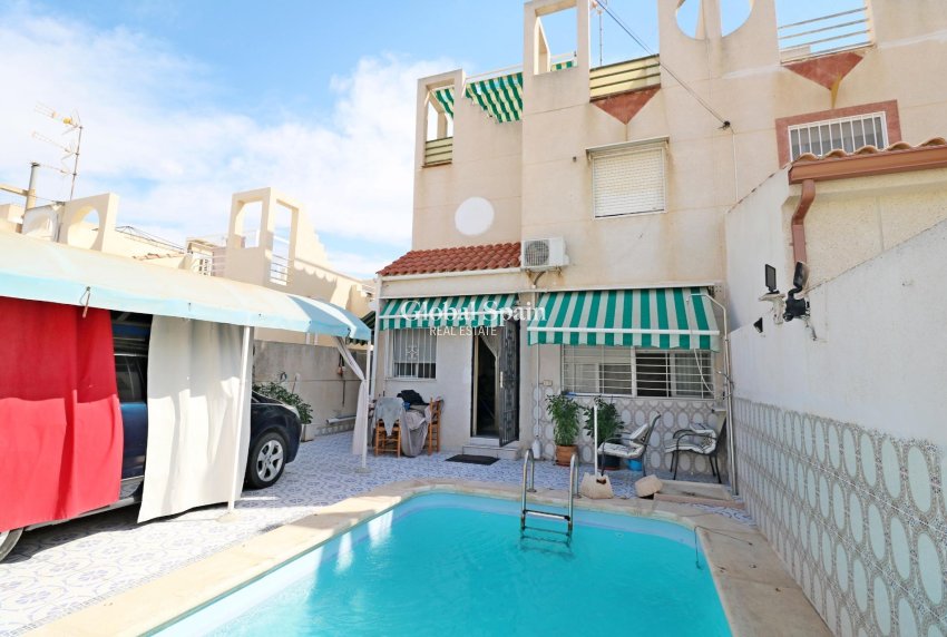 Odsprzedaż - DOM -
TORREVIEJA - Torretas