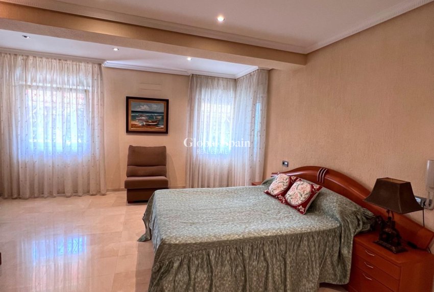 Odsprzedaż - DOM -
TORREVIEJA - Torrevieja