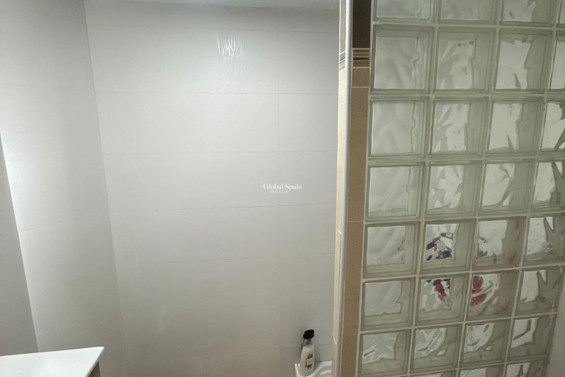 Odsprzedaż - DOM -
TORREVIEJA - 