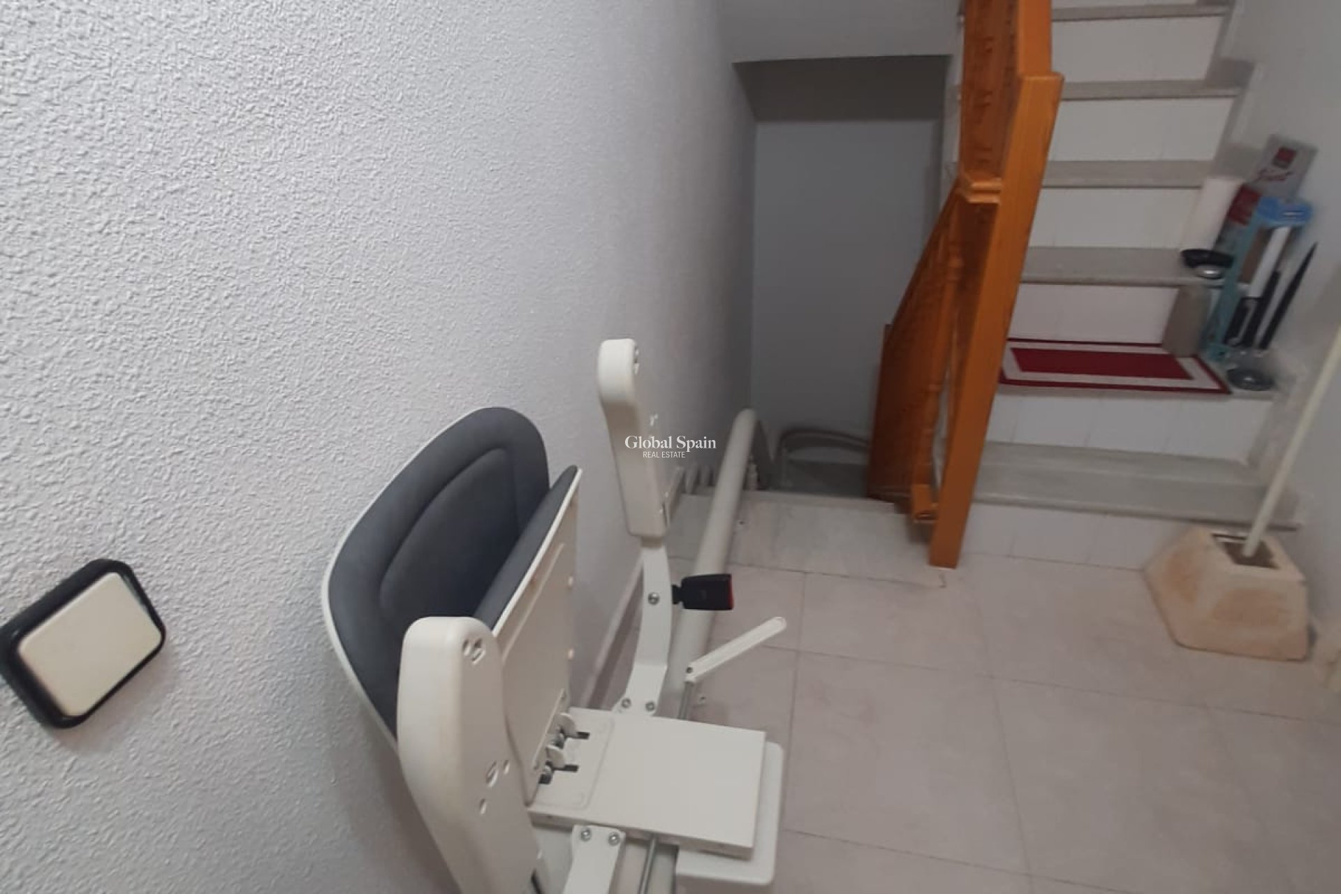 Odsprzedaż - DOM -
TORREVIEJA - 