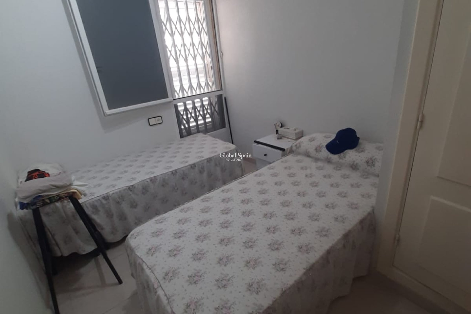 Odsprzedaż - DOM -
TORREVIEJA - 