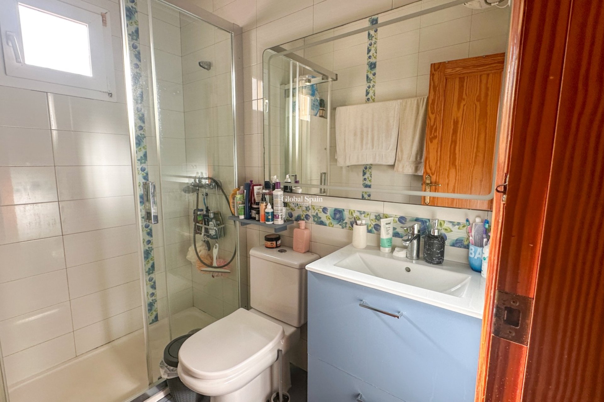 Odsprzedaż - DOM -
TORREVIEJA - 