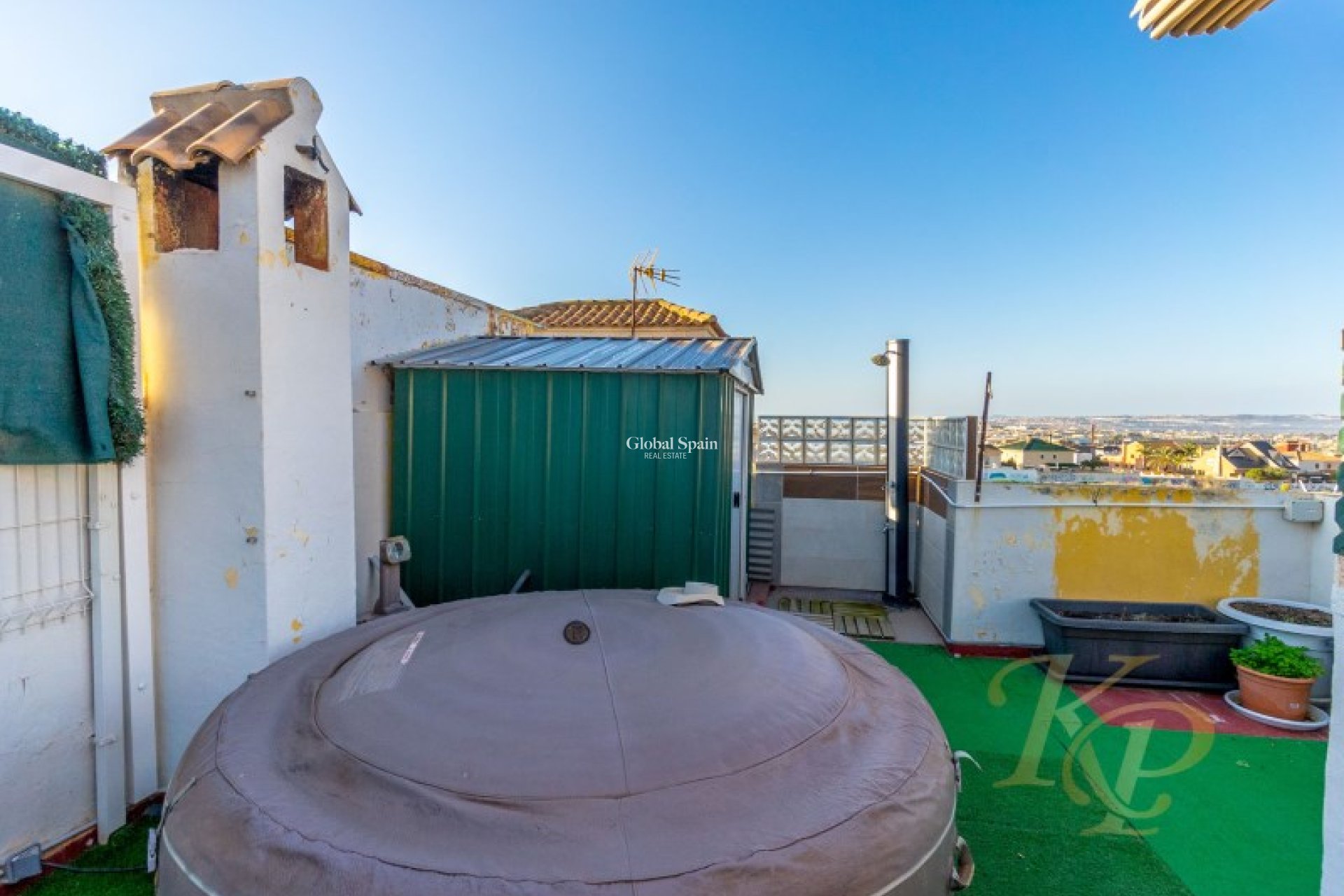 Odsprzedaż - DOM -
TORREVIEJA - 