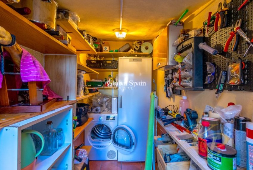 Odsprzedaż - DOM -
TORREVIEJA - 