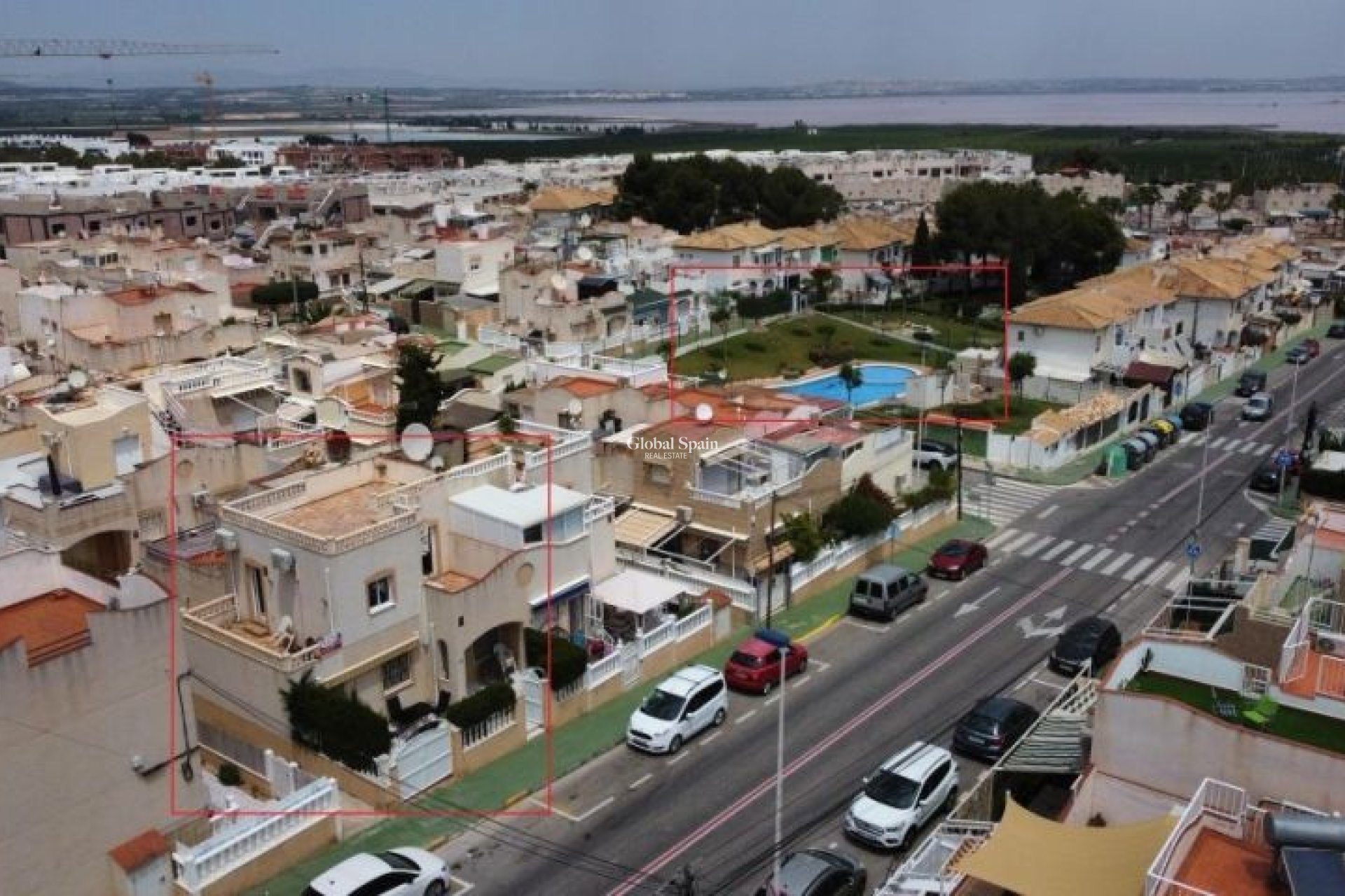 Odsprzedaż - DOM -
TORREVIEJA - 