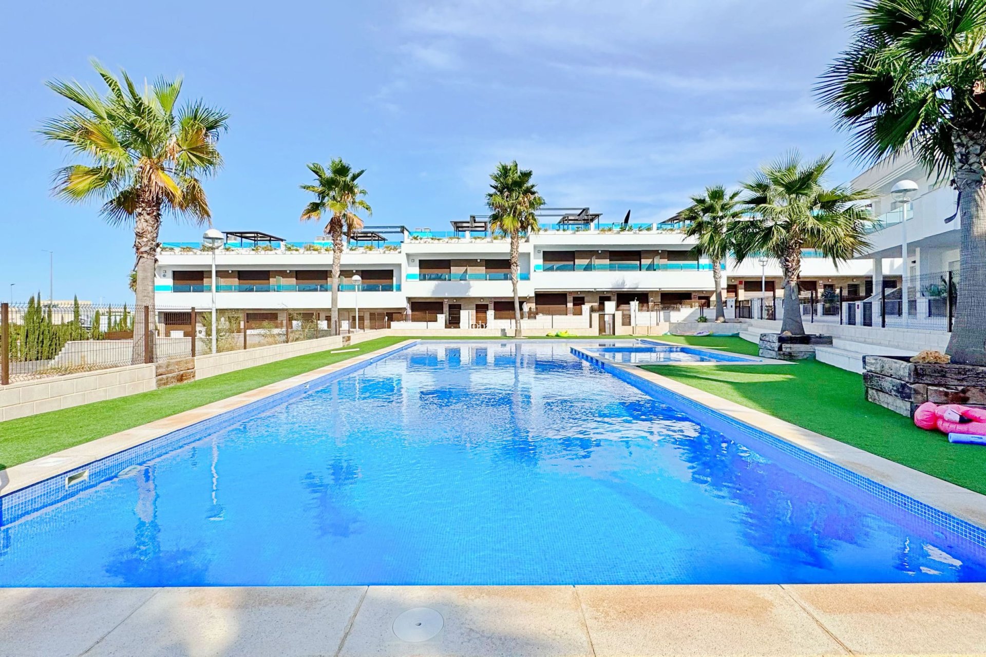 Odsprzedaż - DOM -
TORREVIEJA - 
