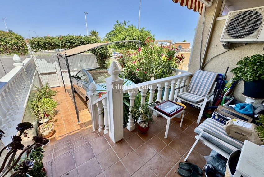 Odsprzedaż - DOM -
TORREVIEJA - 