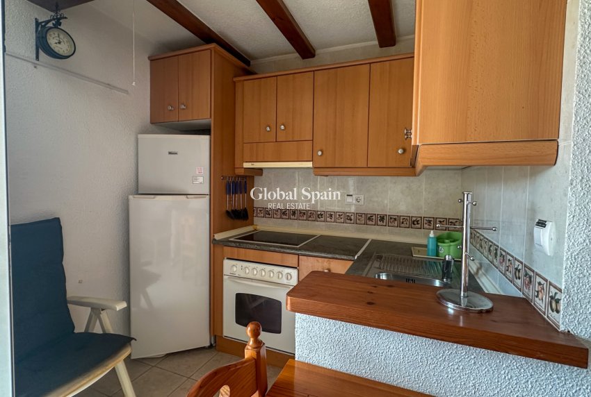 Odsprzedaż - DOM -
TORREVIEJA - 