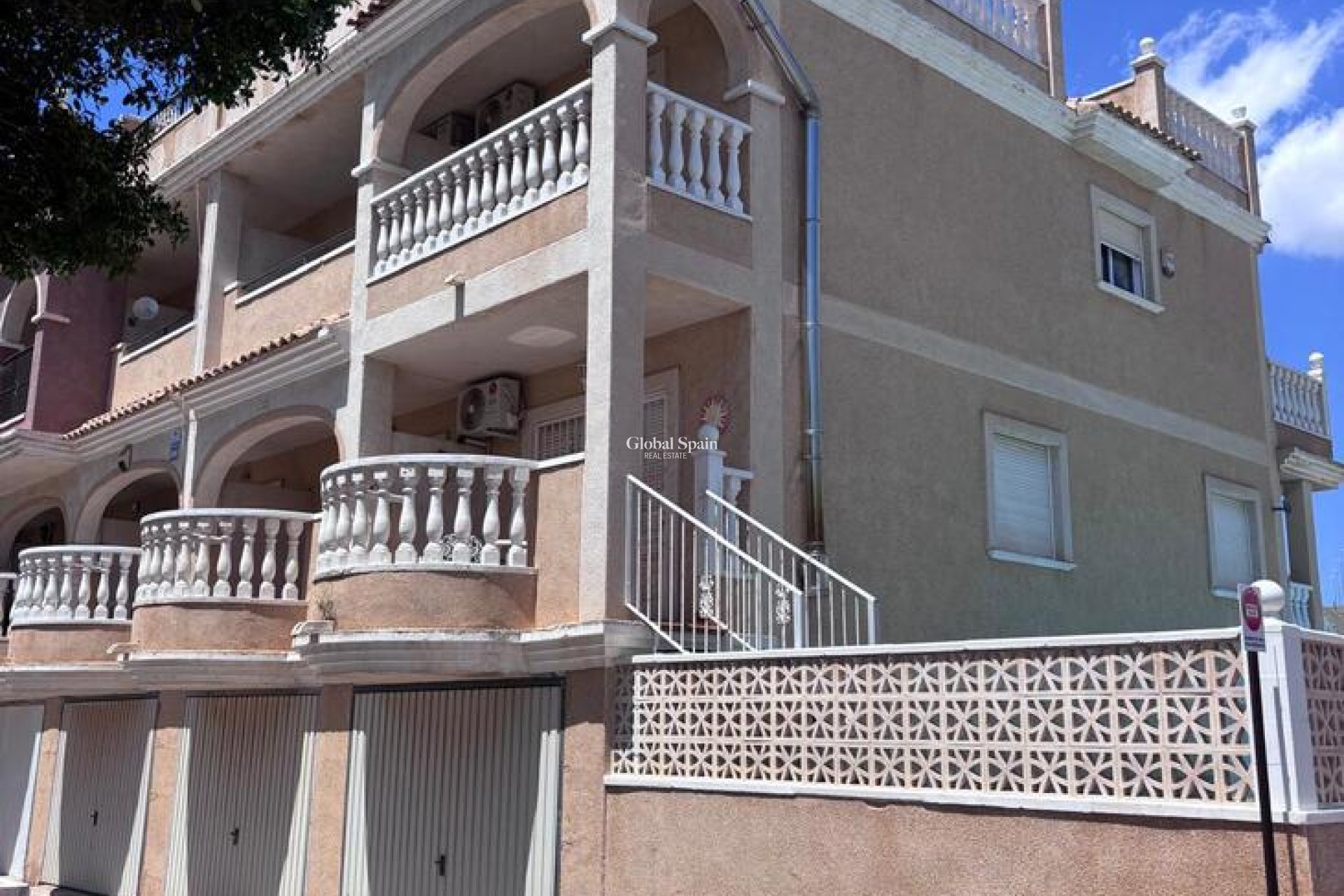Odsprzedaż - DOM -
VILLAMARTÍN - Costa Blanca