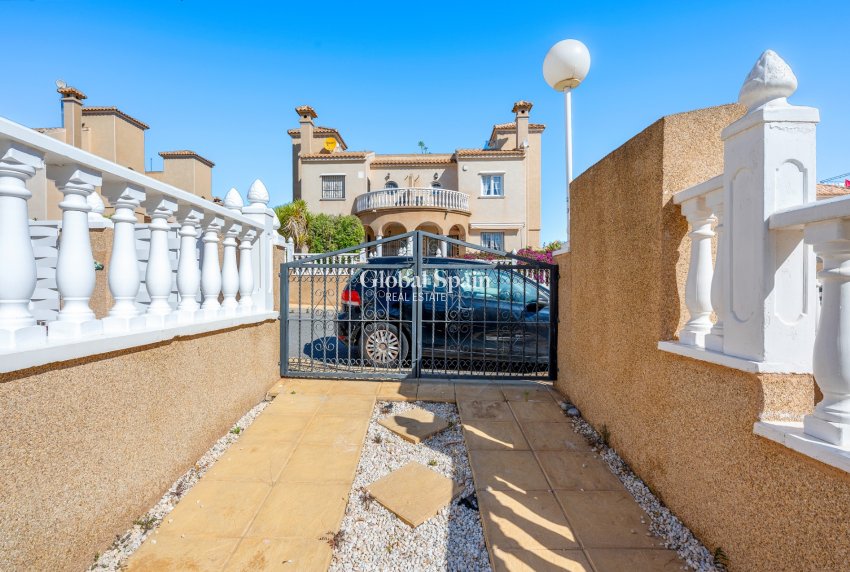 Odsprzedaż - DOM -
Villamartin - Costa Blanca