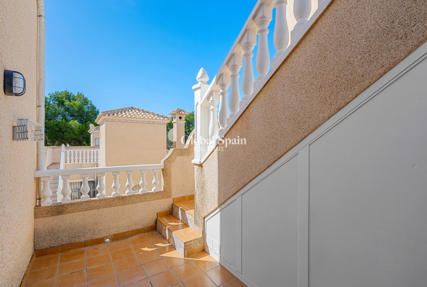 Odsprzedaż - DOM -
Villamartin - Costa Blanca