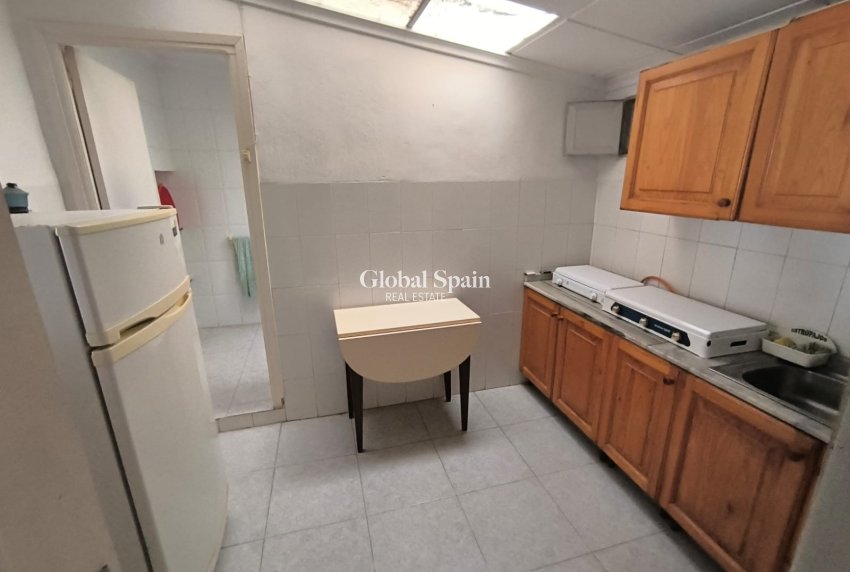 Odsprzedaż - DOM -
YECLA - Inland