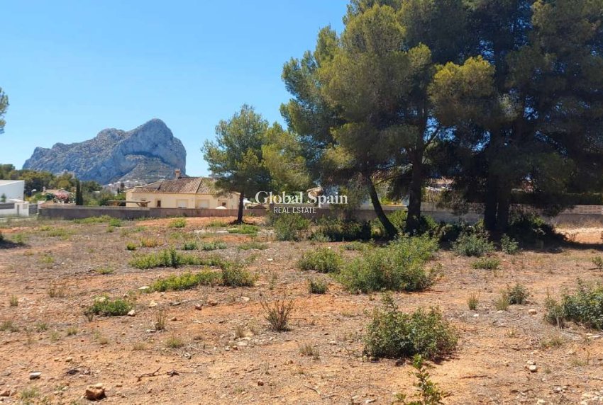 Odsprzedaż - DZIAŁKA GRUNTU -
CALPE - Costa Blanca