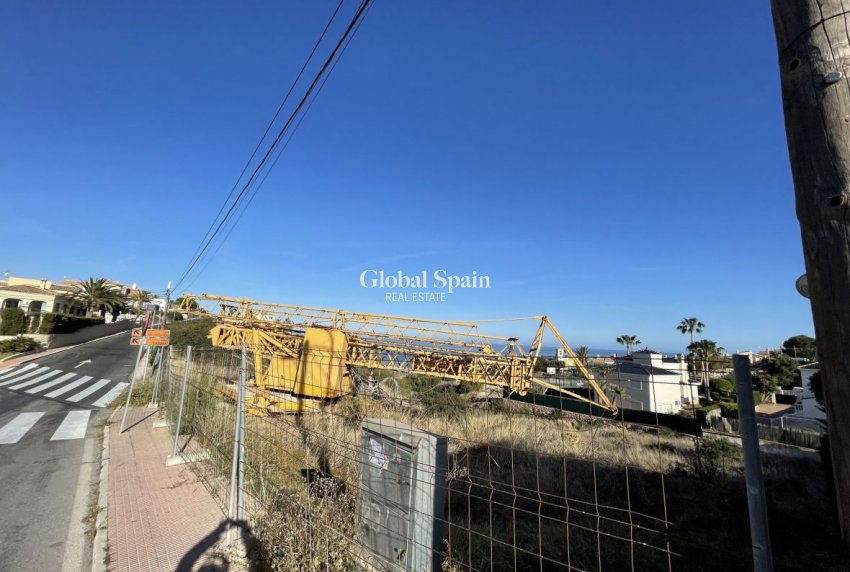 Odsprzedaż - DZIAŁKA GRUNTU -
EL CAMPELLO - Costa Blanca