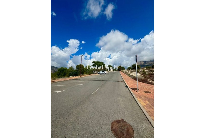 Odsprzedaż - DZIAŁKA GRUNTU -
FINESTRAT - Costa Blanca