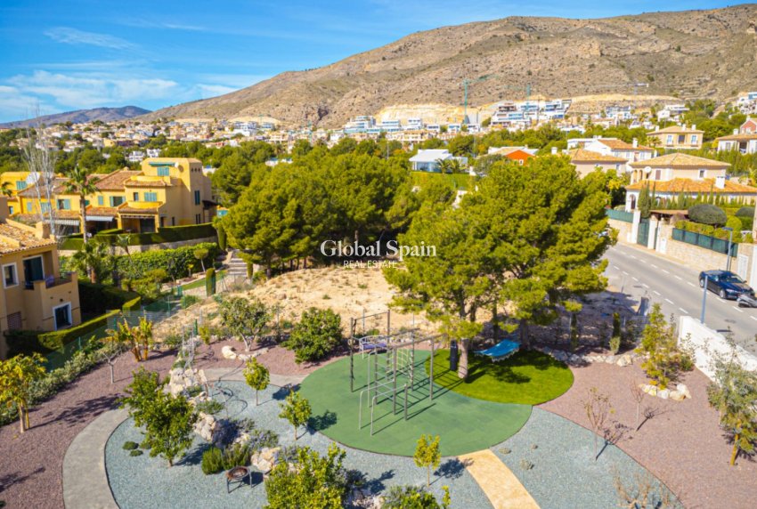 Odsprzedaż - DZIAŁKA GRUNTU -
FINESTRAT - Costa Blanca