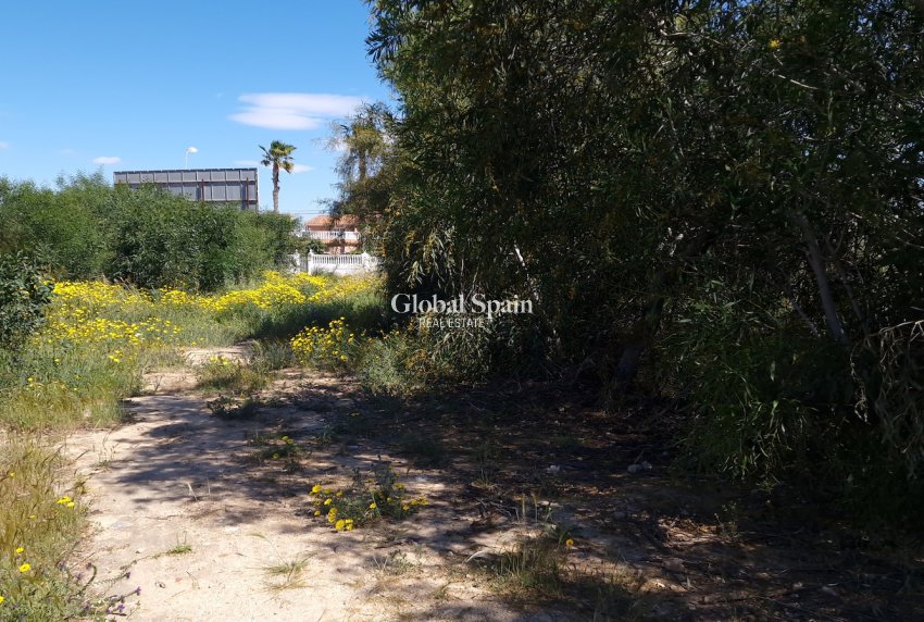 Odsprzedaż - DZIAŁKA GRUNTU -
LOS BALCONES - LOS ALTOS - Costa Blanca