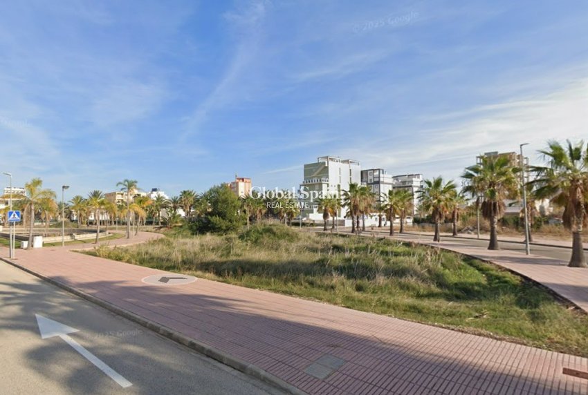 Odsprzedaż - DZIAŁKA GRUNTU -
PILES - Playa