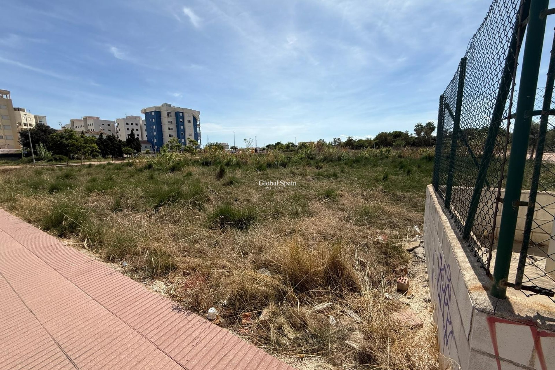 Odsprzedaż - DZIAŁKA GRUNTU -
PILES - Playa