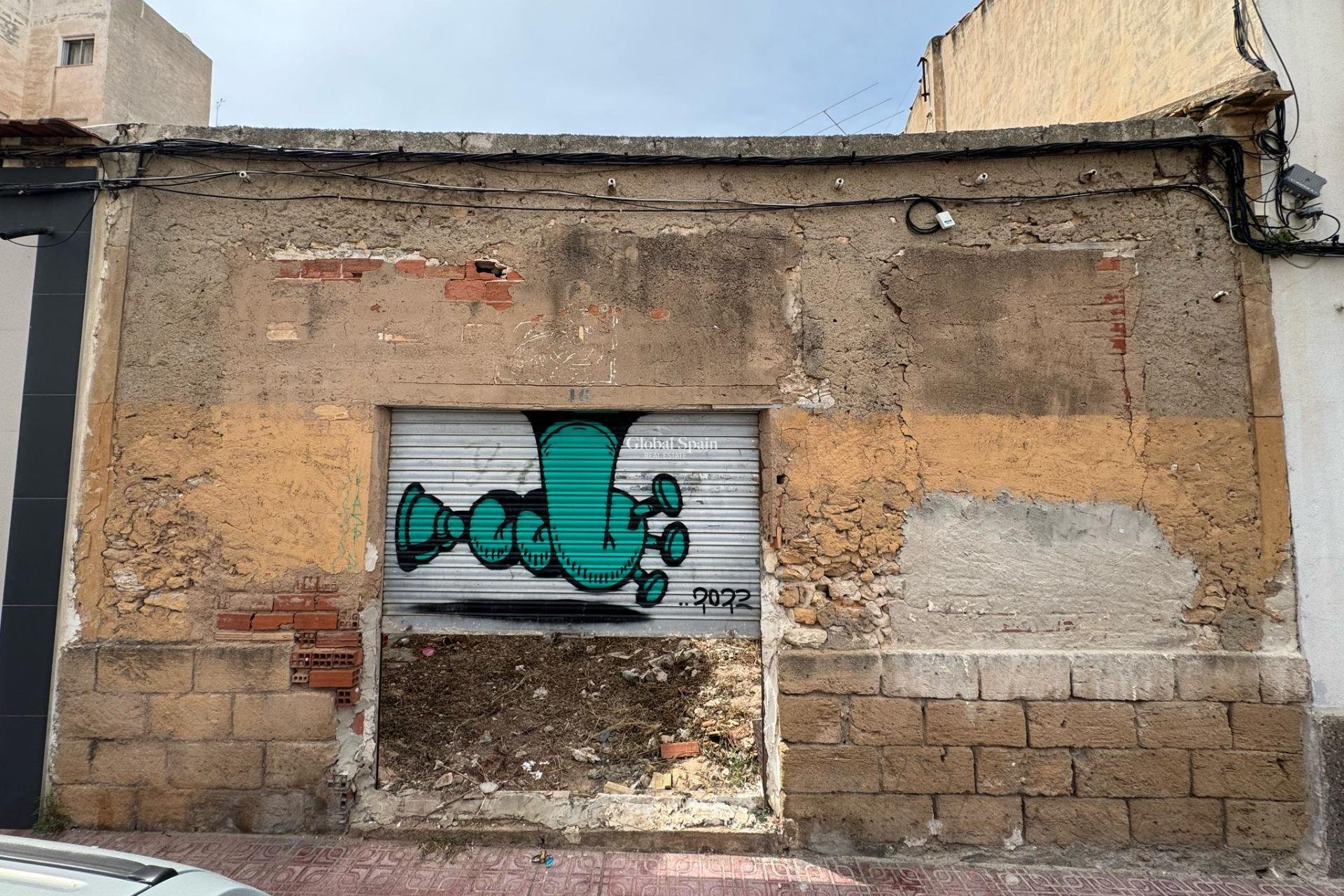 Odsprzedaż - DZIAŁKA GRUNTU -
TORREVIEJA - Centro