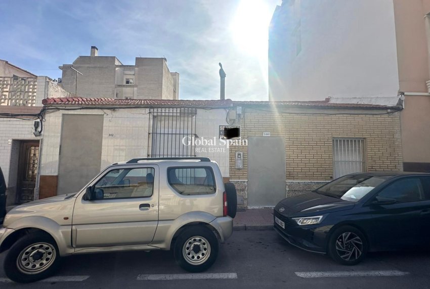 Odsprzedaż - DZIAŁKA GRUNTU -
TORREVIEJA - Torrevieja