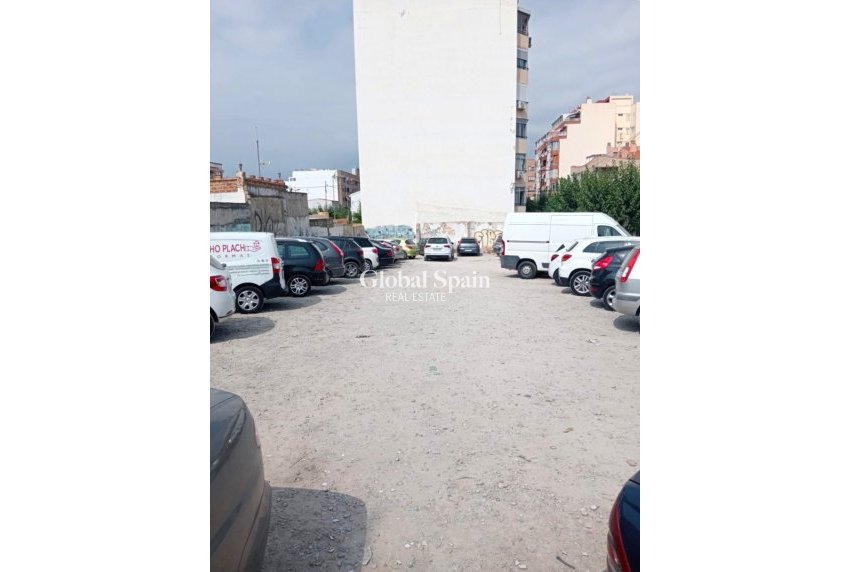 Odsprzedaż - Działka miejska -
Benidorm - Centro