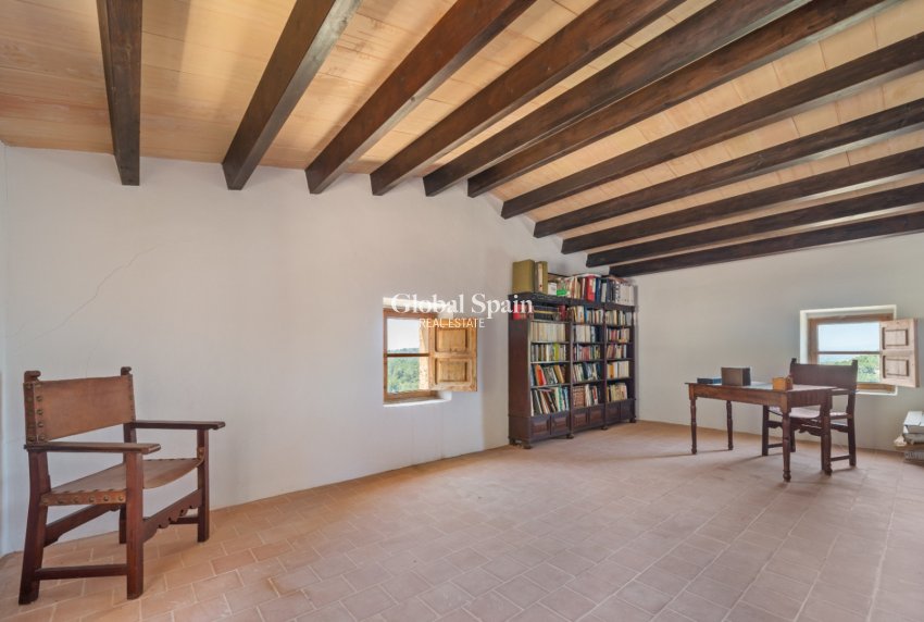 Odsprzedaż - Finca / Dom na wsi -
Felanitx - Mallorca