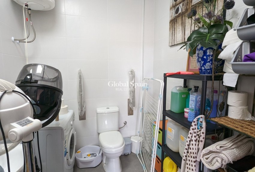 Odsprzedaż - Handlowy -
Lo Crispin