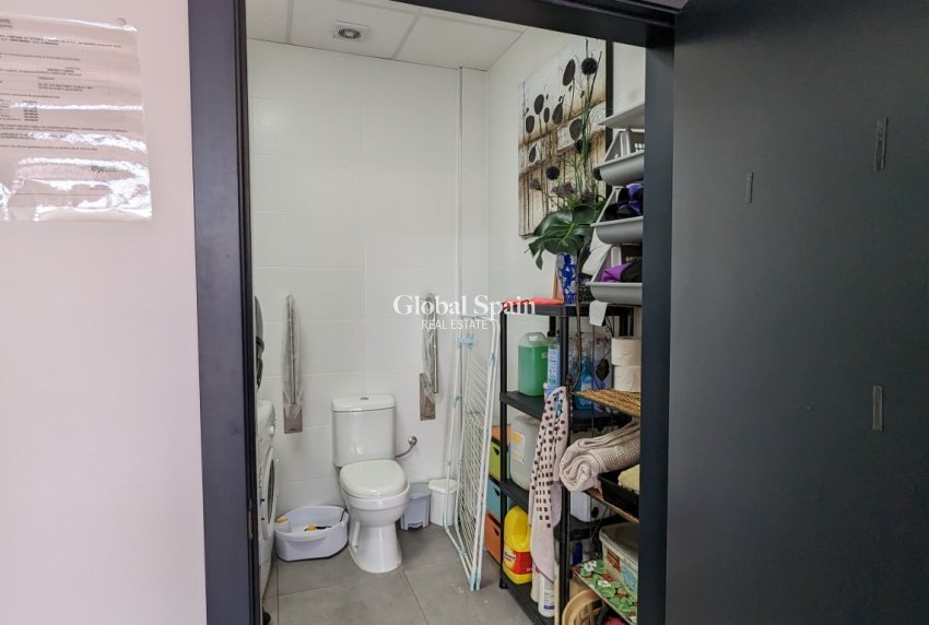 Odsprzedaż - Handlowy -
Lo Crispin