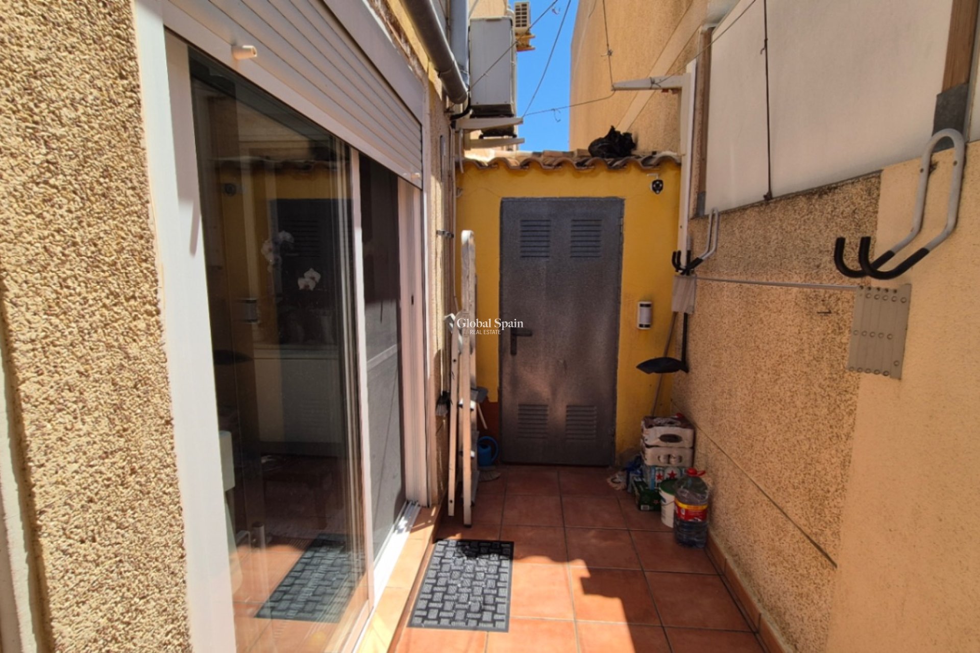 Odsprzedaż - Kamienica -
TORREVIEJA - Costa Blanca Sur