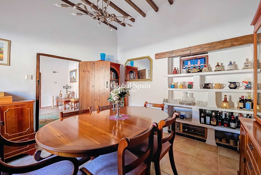 Odsprzedaż - Landhuis -
Torre Del Rico