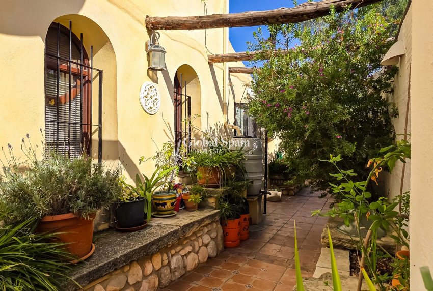 Odsprzedaż - Landhuis -
Torre Del Rico