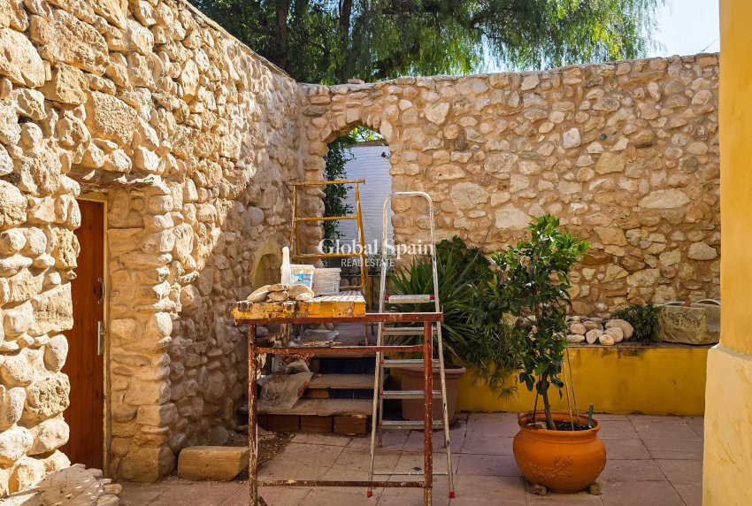 Odsprzedaż - Landhuis -
Torre Del Rico