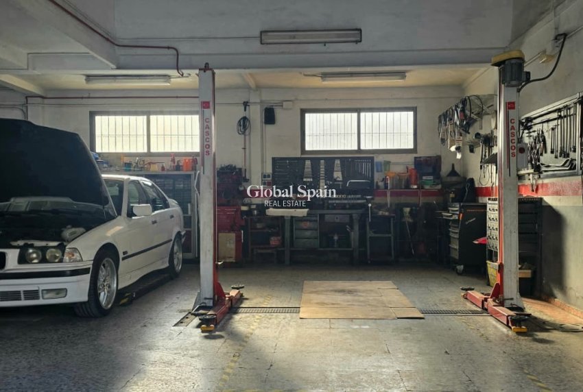 Odsprzedaż - Lokalny -
BENIDORM - Centro