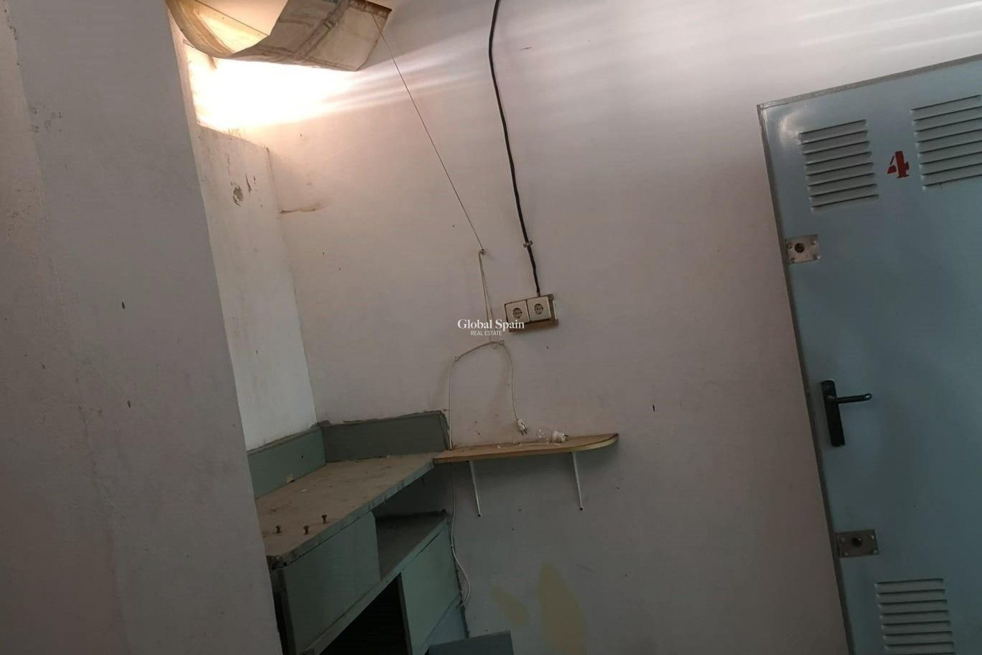 Odsprzedaż - Magazyn -
TORREVIEJA - Estacion de autobuses